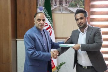 حکم مسئولیت هوشیار محمد امینی به امضاء شهردار کهریزک درآمد